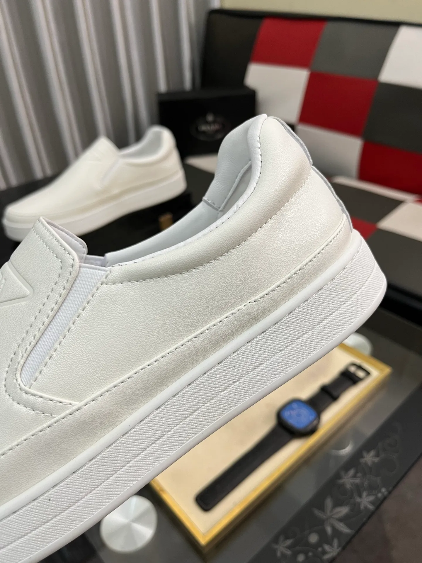 Men's shoes 💰440⌚️⌚️【PRADA】Prada casual shoes for couples, originally developed 1:1, made of high-mercerized cowhide with imported cowhide, silk sheepskin lining, rubber outsole, comfortable and soft on the feet, size: 38-442️⃣Colors available